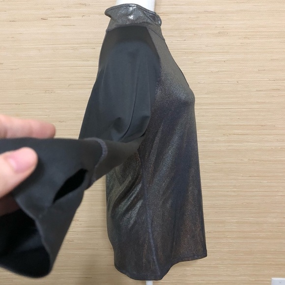 Women's Metallic Silver Gray Long Sleeve Quarter Zip Lightweight Sport Large Top - Picture 5 of 8